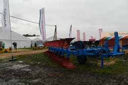Плуг полунавесной оборотный ППО-8-35 PERESVET
