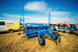 Зернотуковая прессовая сеялка СЗП-3,6А VITA